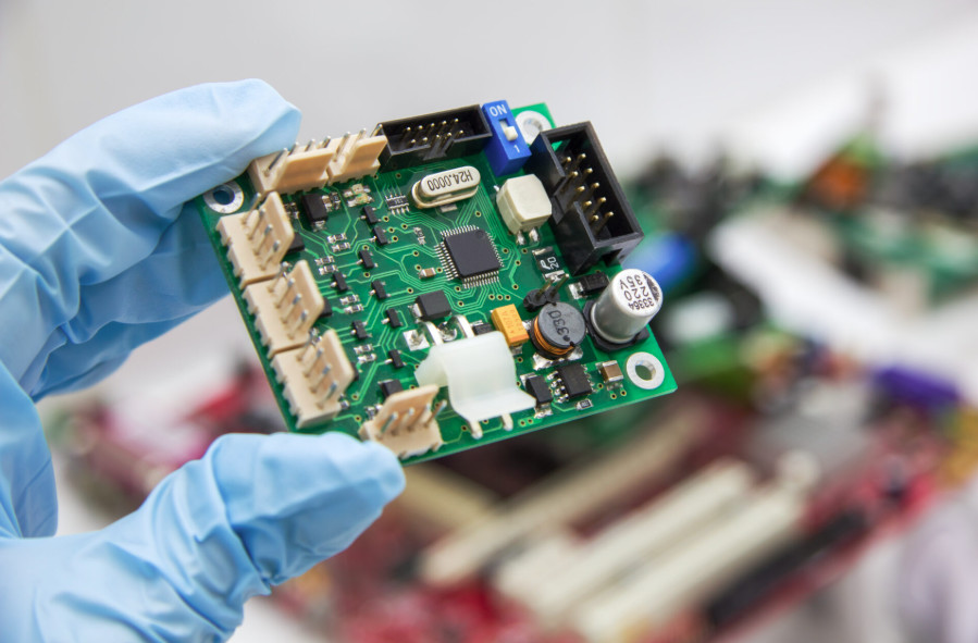 最新の会社の事例について PCB の 機能 は 何 です か