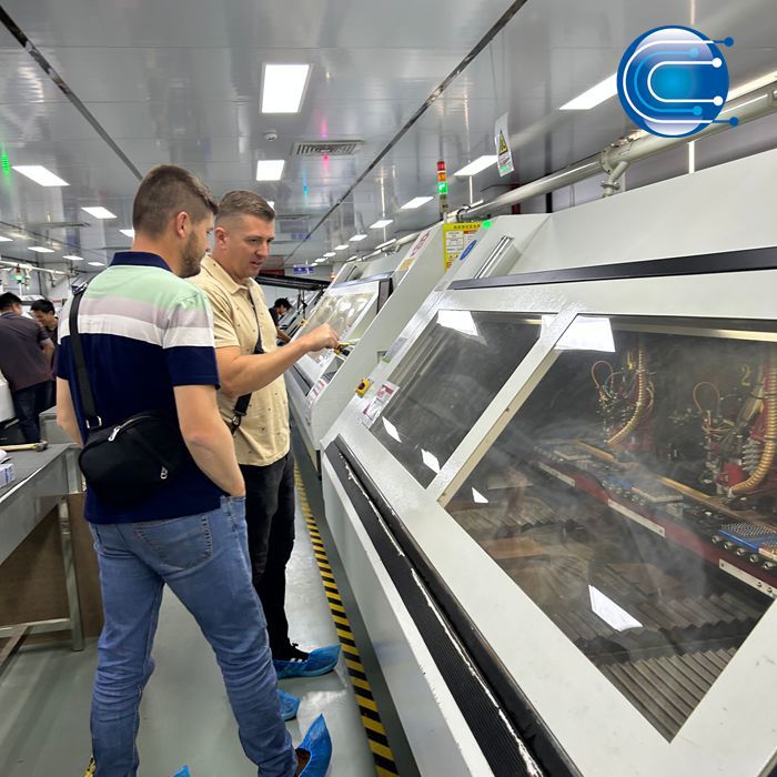 Laatste bedrijfscasus over Zuid-Afrikaanse klant bezoekt RING PCB — Een succesvolle stap richting massaproductie van PCBA's